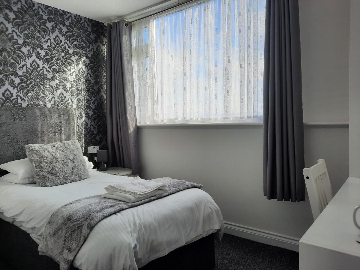 Hotel Balmoral à Morecambe Extérieur photo