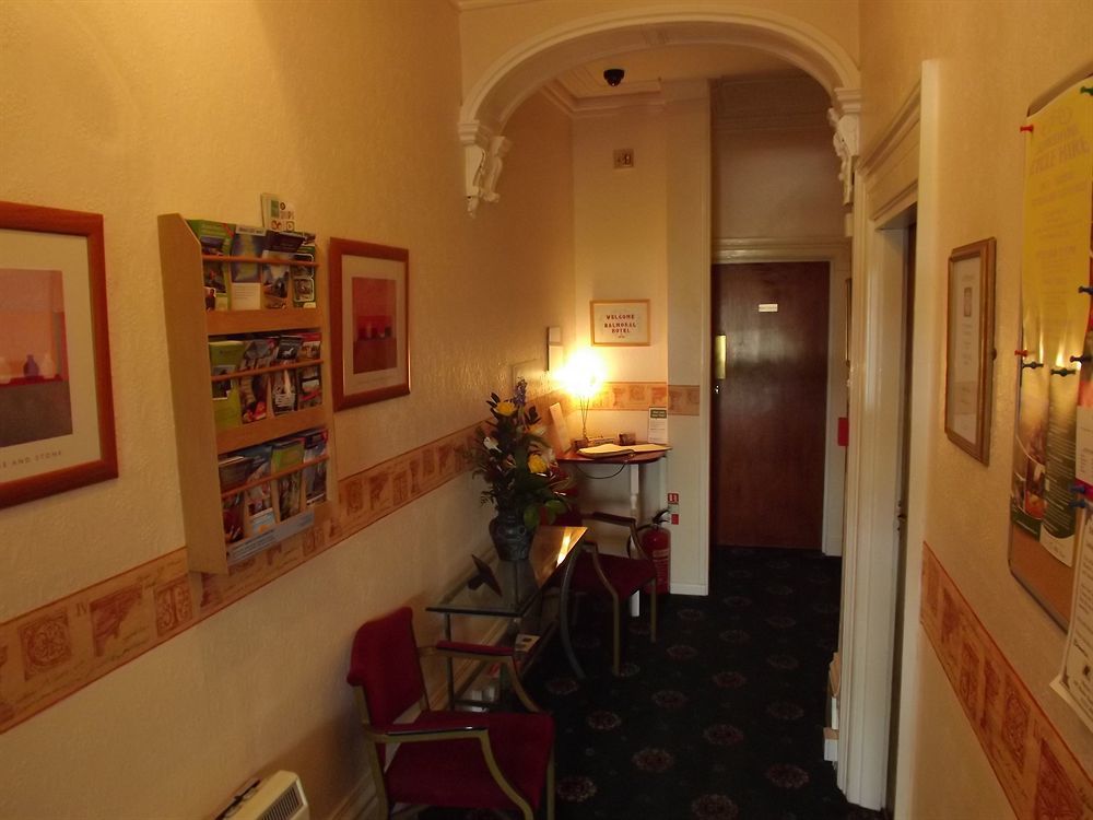 Hotel Balmoral à Morecambe Extérieur photo