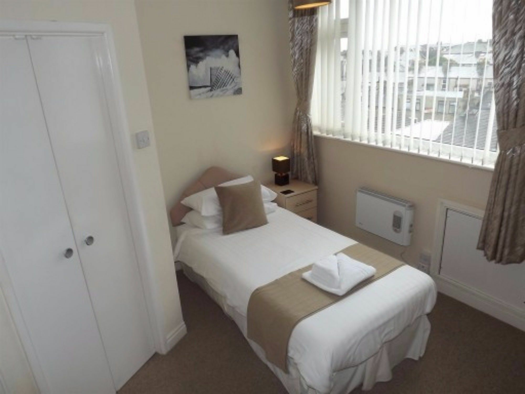 Hotel Balmoral à Morecambe Extérieur photo