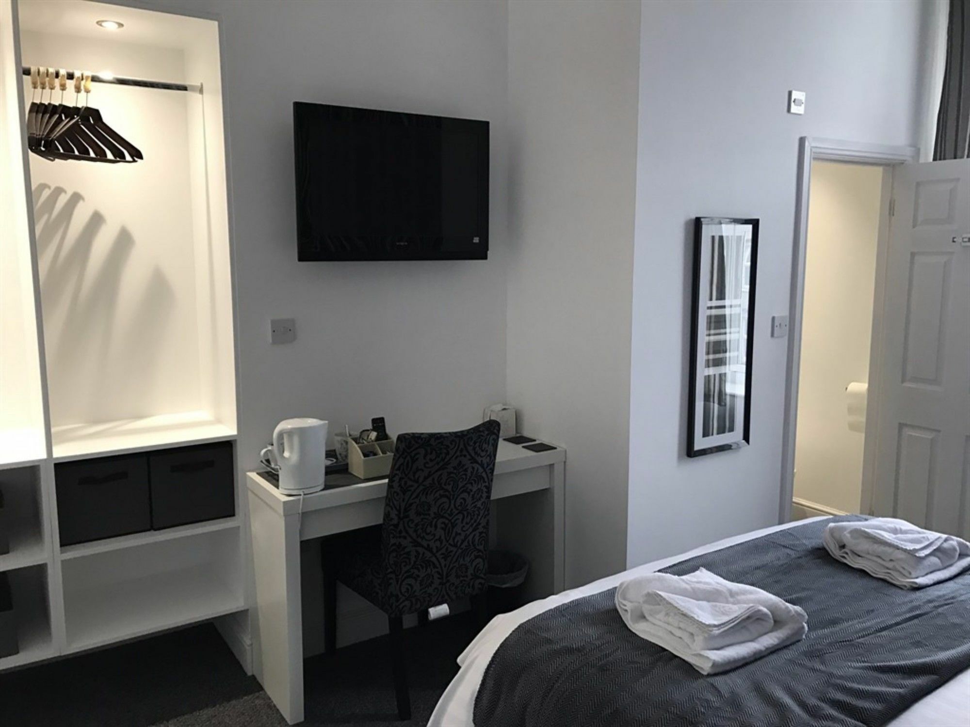 Hotel Balmoral à Morecambe Extérieur photo